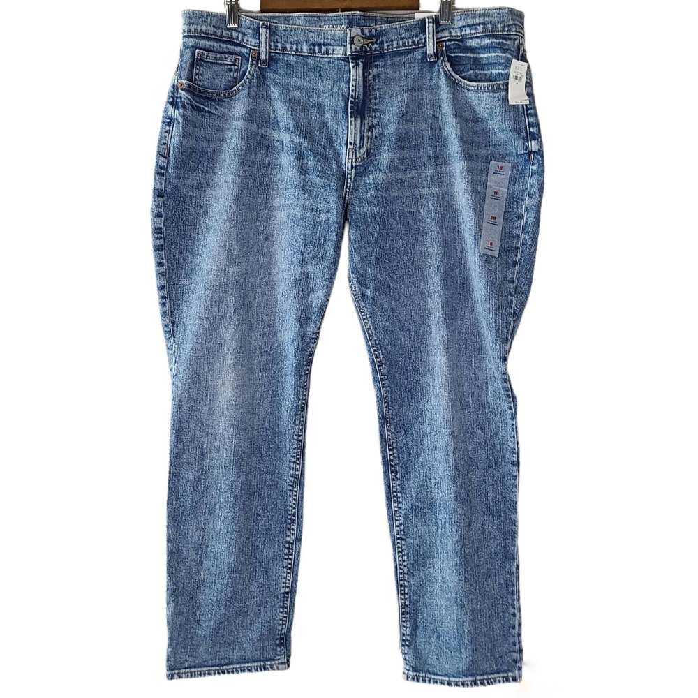 Old Navy Mid Rise Boyfriend Jeans NWT